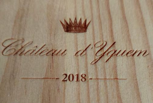 2018er Château d'Yquem halbe-Flasche in der Holzkiste (Sauternes AOP 0,375 L ) 